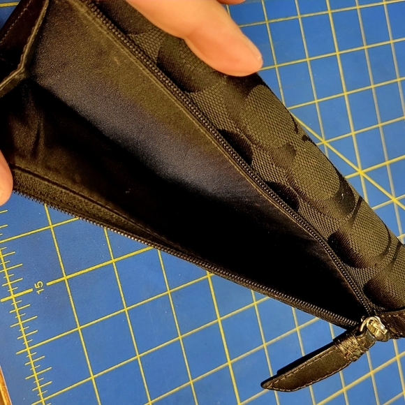 Coach Black Wallet 8" x 4.5" x 1.25" - Picture 15 of 16